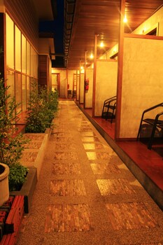 the noi guesthouse koh lipe