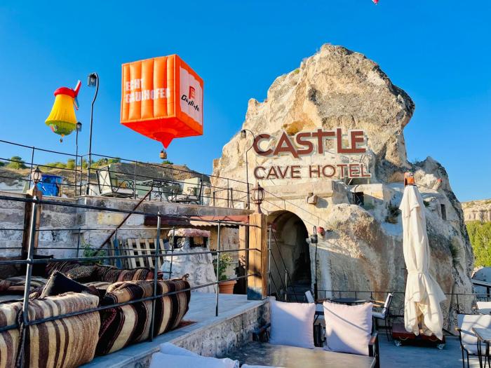 castle cave hotel