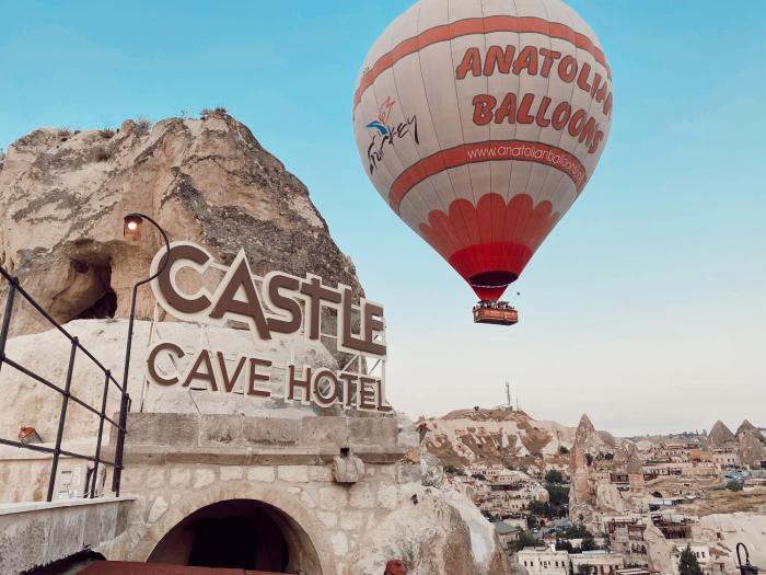 castle cave hotel