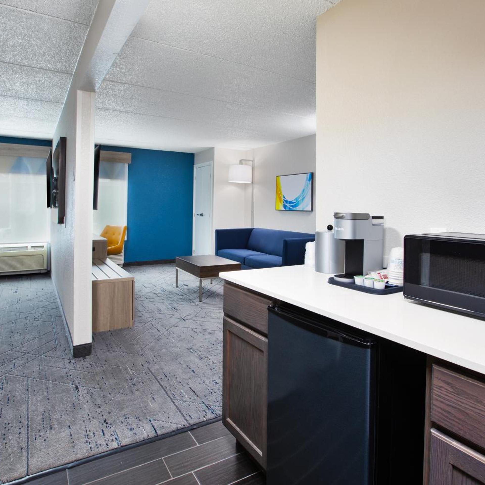 holiday inn express and suites eden prairie minneapolis