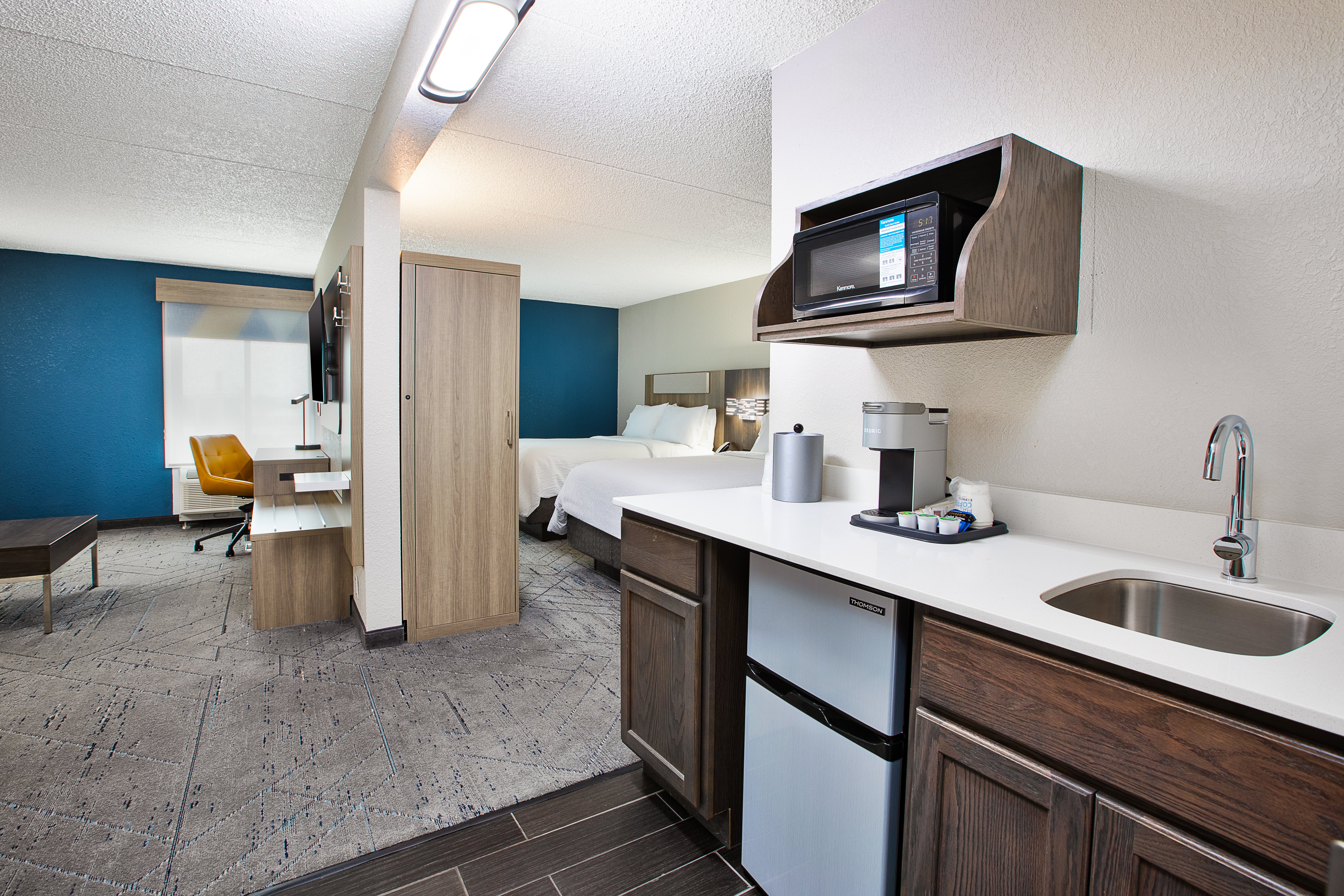 holiday inn express and suites eden prairie minneapolis
