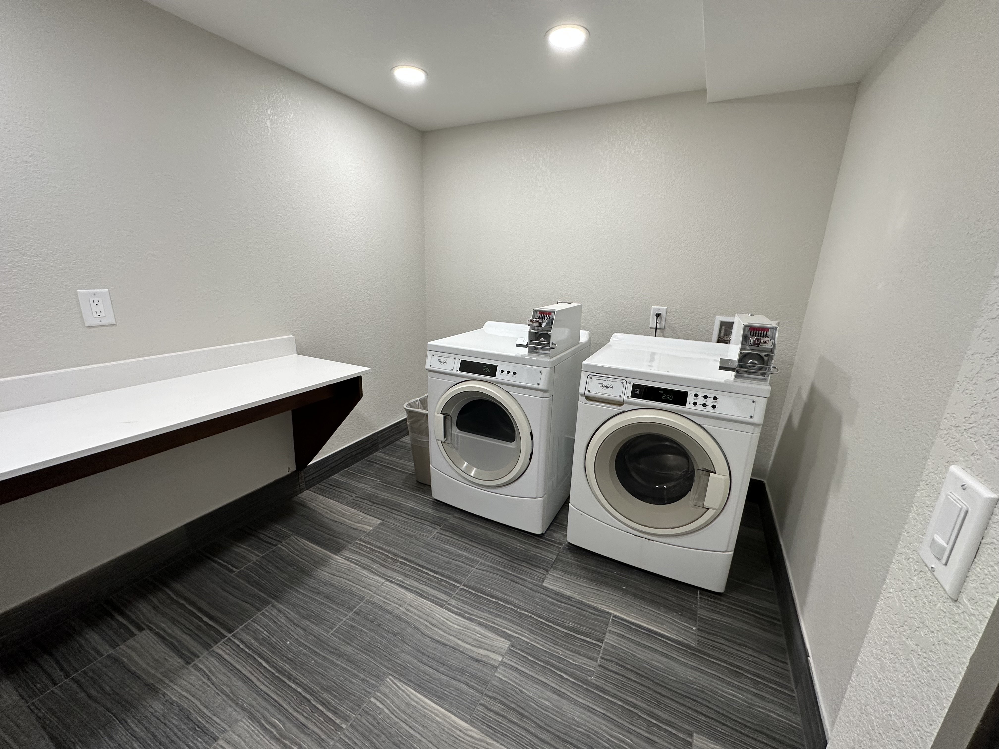 holiday inn express and suites eden prairie minneapolis
