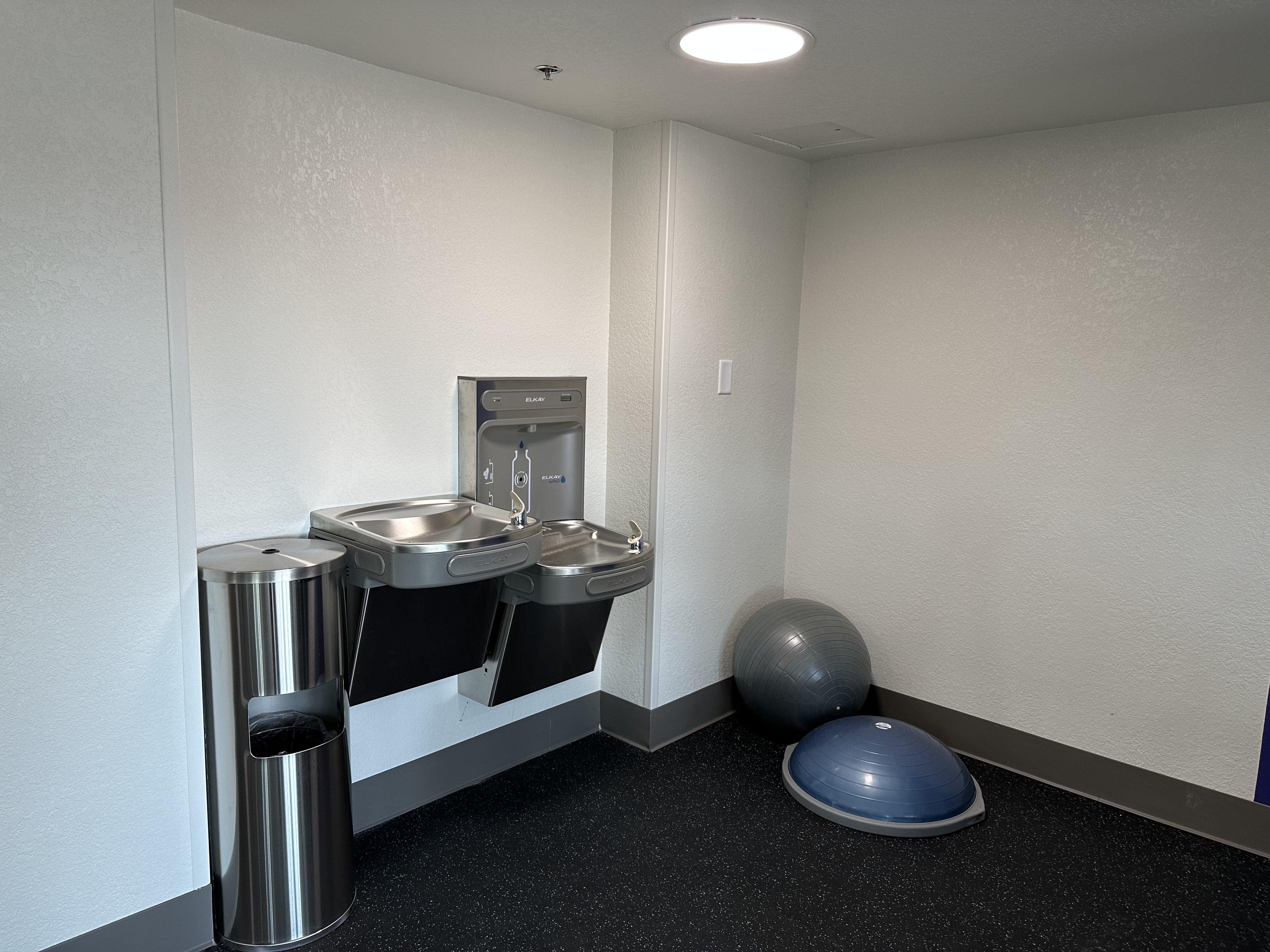 holiday inn express and suites eden prairie minneapolis