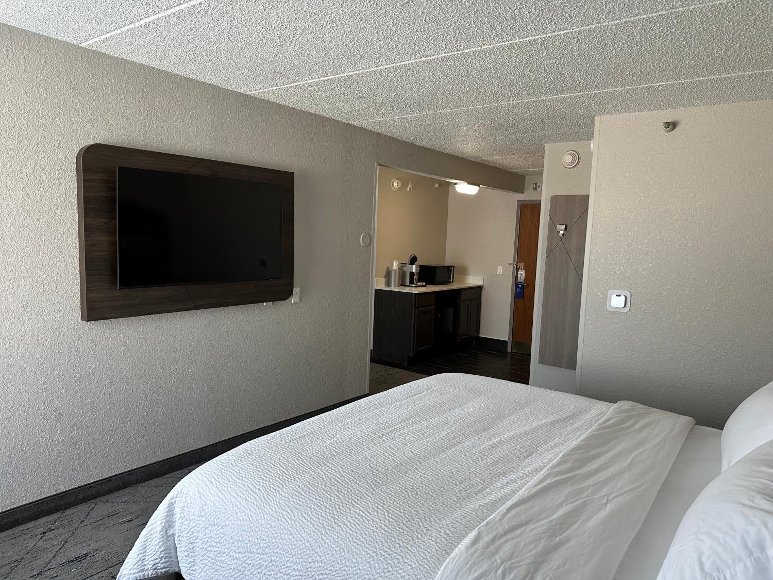 holiday inn express and suites eden prairie minneapolis