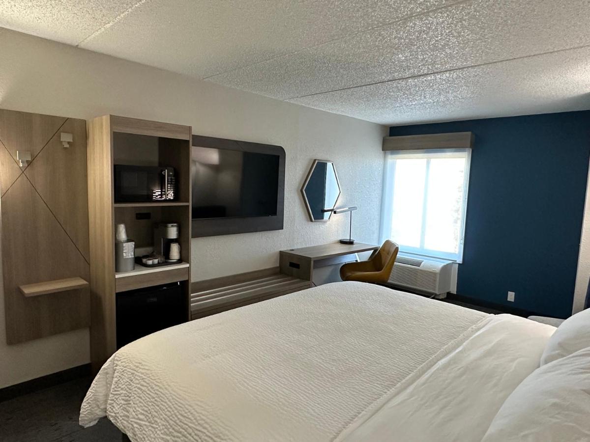 holiday inn express and suites eden prairie minneapolis