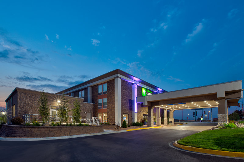 holiday inn express and suites eden prairie minneapolis