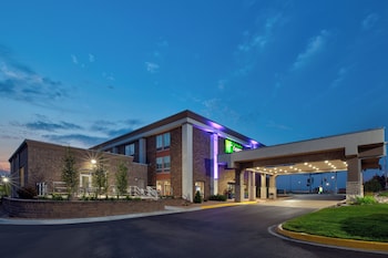 Holiday Inn Express & Suites Eden Prairie - Minneapolis,Near Eden Prairie Center,3 star