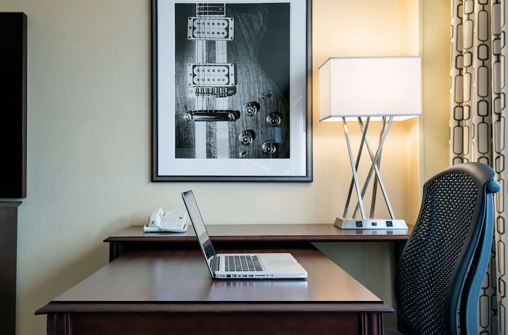 hilton nashville marriott