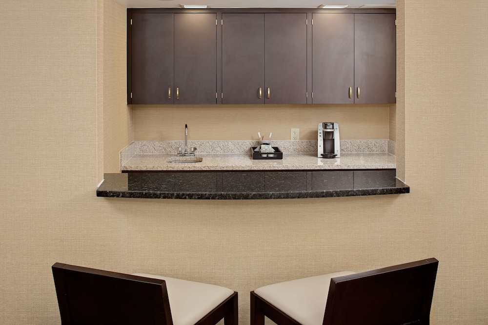 hilton nashville marriott