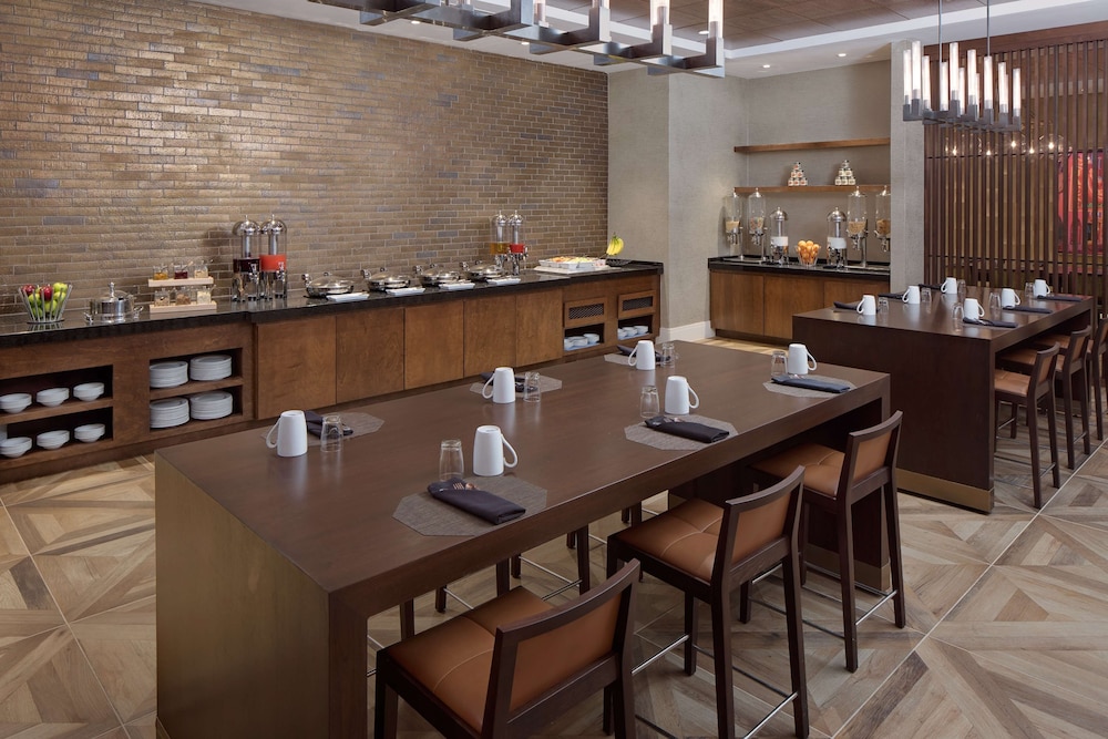 hilton nashville marriott