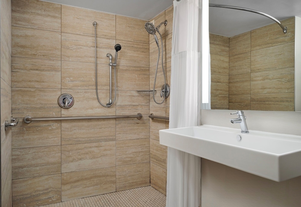 hilton nashville marriott