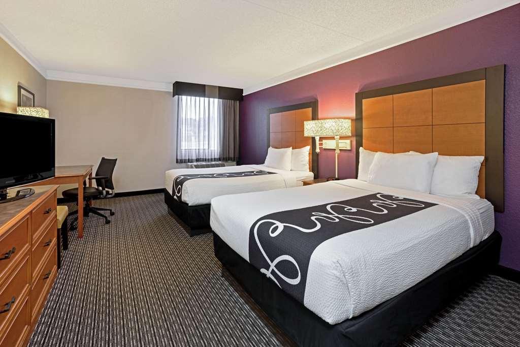 la quinta inn and suites by wyndham tacoma seattle