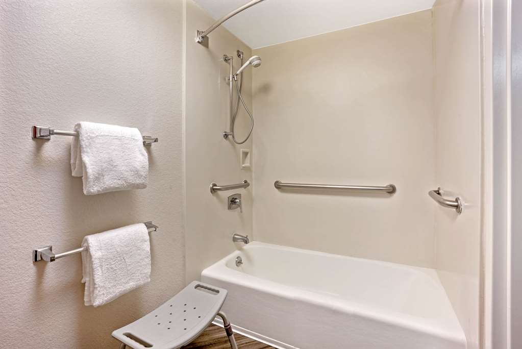 la quinta inn and suites by wyndham tacoma seattle