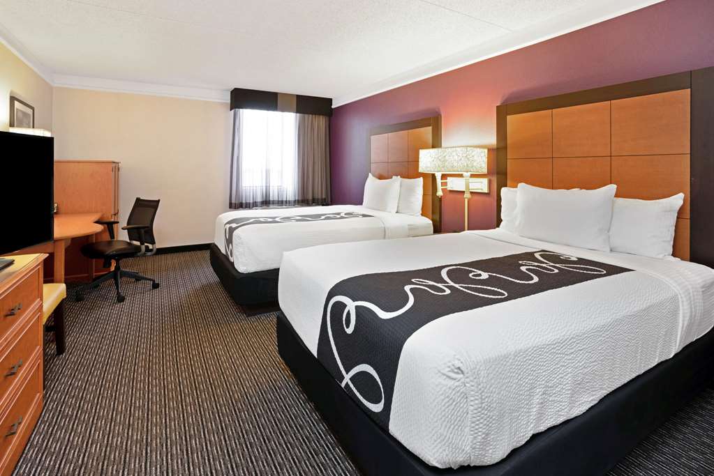 la quinta inn and suites by wyndham tacoma seattle