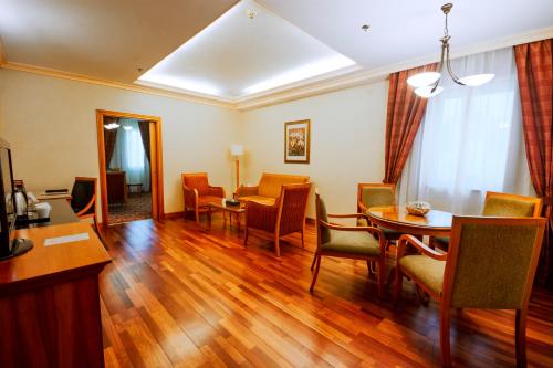 avenue hotel