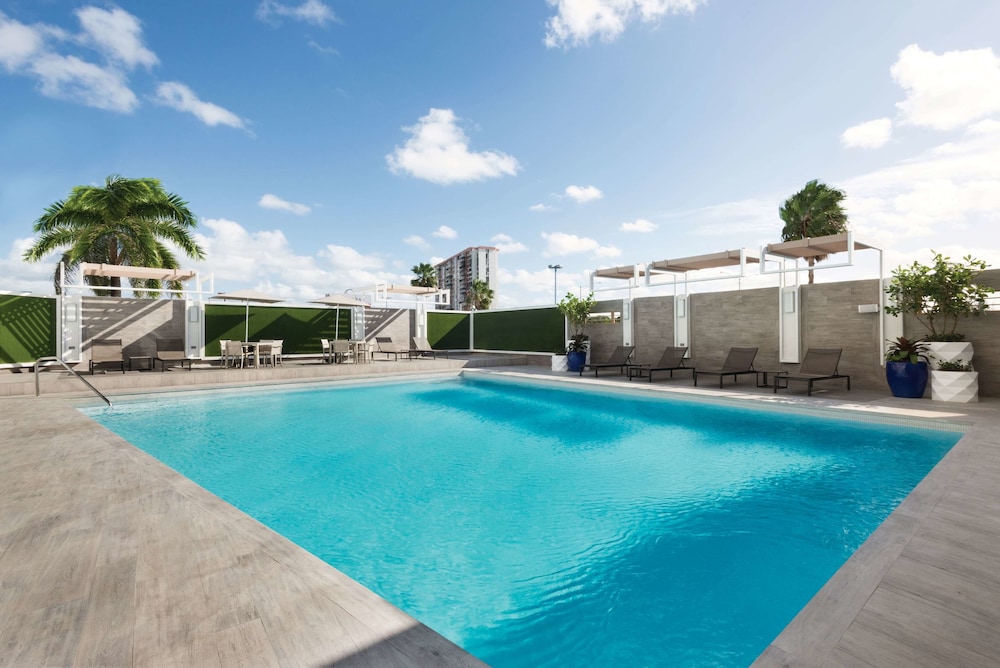 Tryp By Wyndham Isla Verde,Carolina>>Cangrejo Arriba,3.5 star
