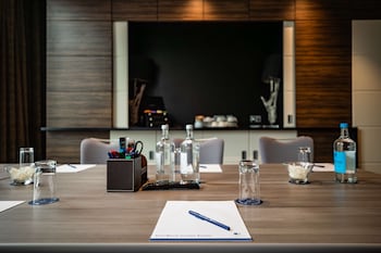 doubletree by hilton hotel woking