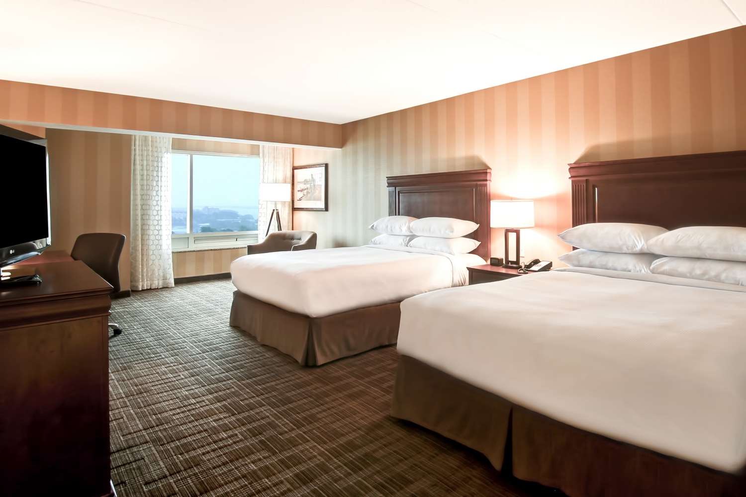 doubletree fallsview resort and spa by hilton niagara falls