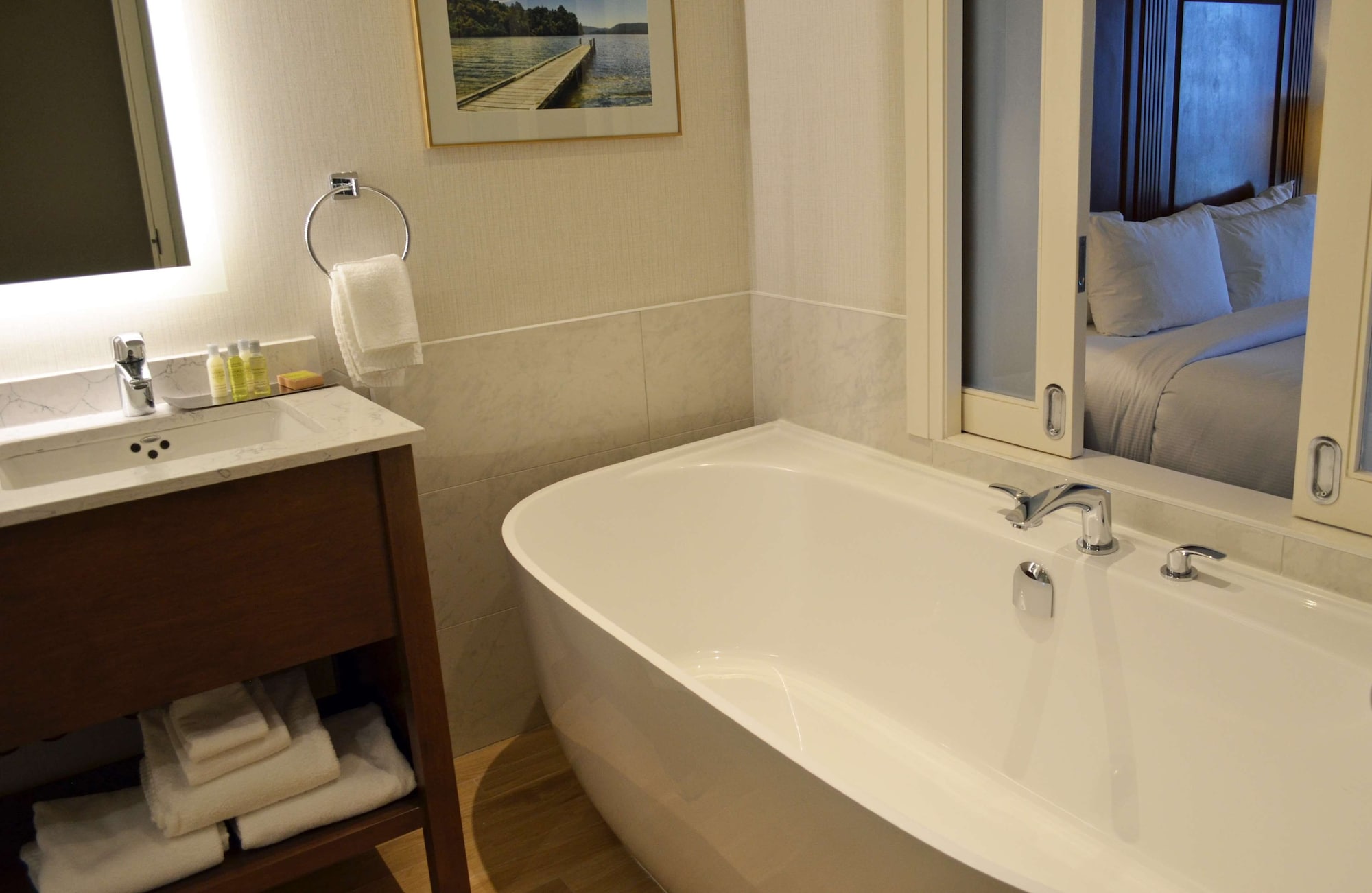 doubletree fallsview resort and spa by hilton niagara falls