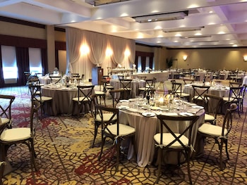 doubletree fallsview resort and spa by hilton niagara falls