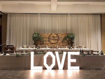 doubletree fallsview resort and spa by hilton niagara falls