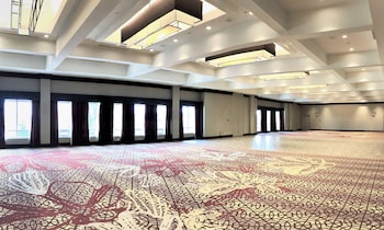 doubletree fallsview resort and spa by hilton niagara falls
