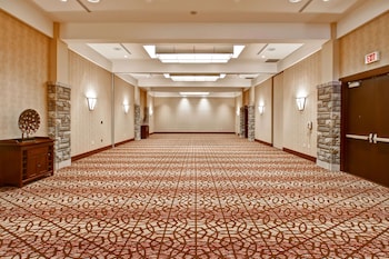 doubletree fallsview resort and spa by hilton niagara falls