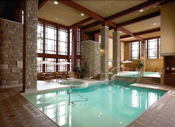 doubletree fallsview resort and spa by hilton niagara falls