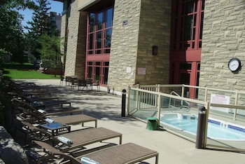 doubletree fallsview resort and spa by hilton niagara falls