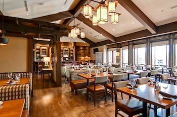 doubletree fallsview resort and spa by hilton niagara falls