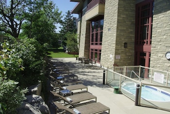 doubletree fallsview resort and spa by hilton niagara falls