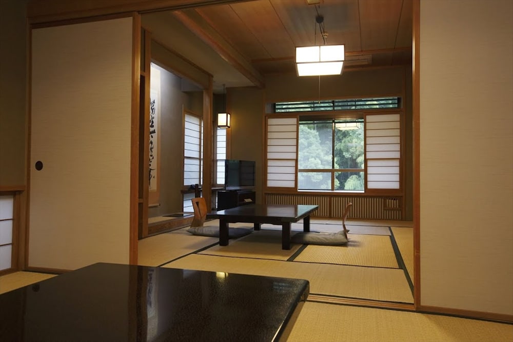 shinshiro