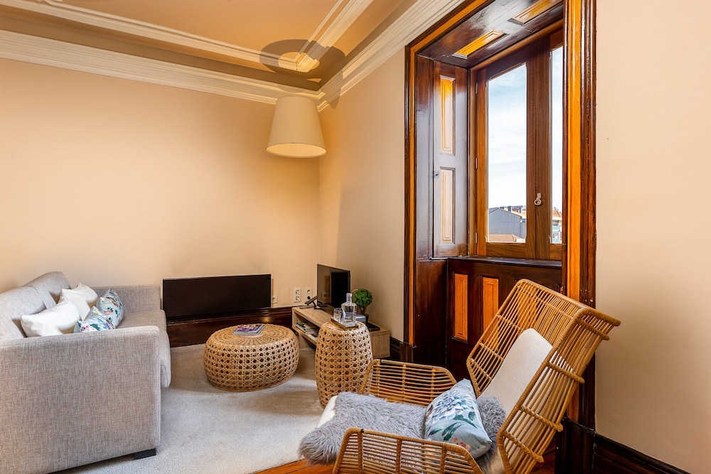 chic porto studio apartment