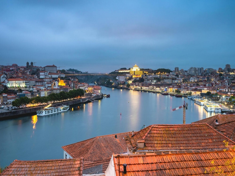 chic porto studio apartment