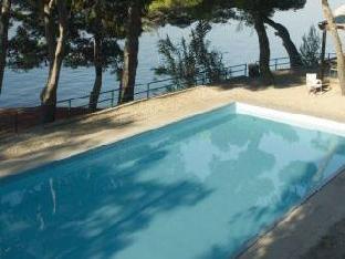 omis