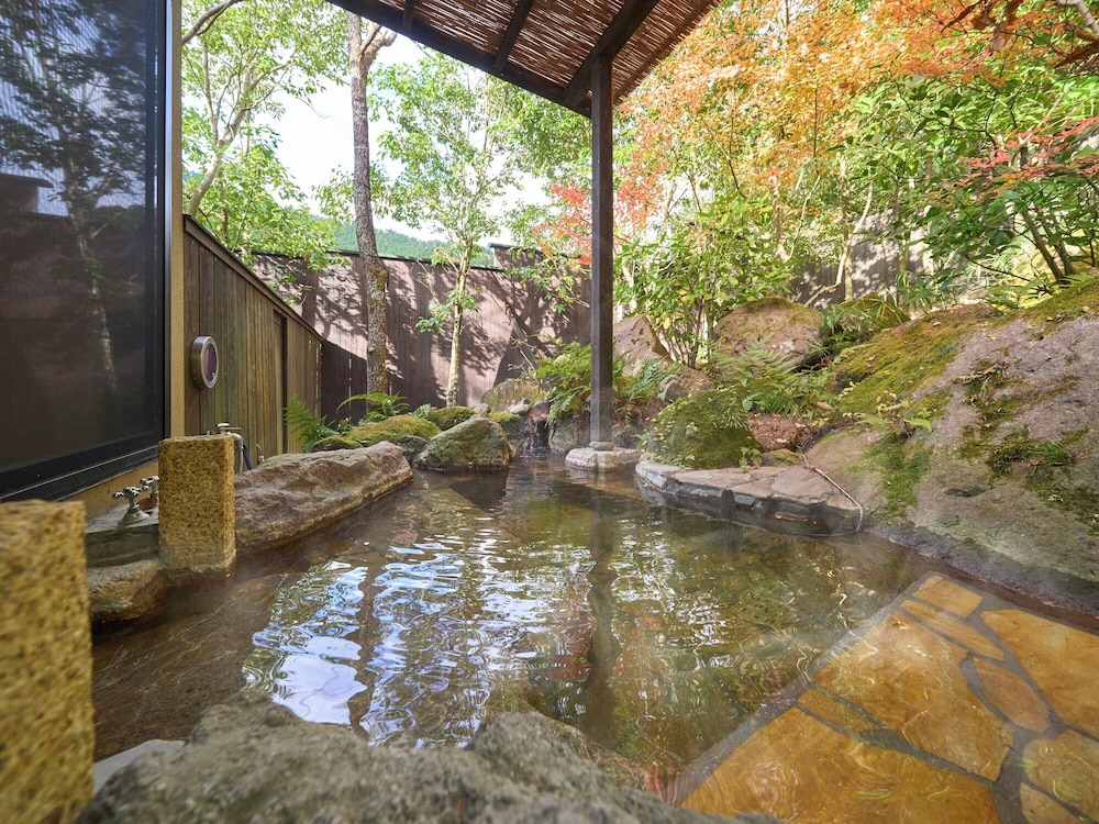 yufuin rakuyu