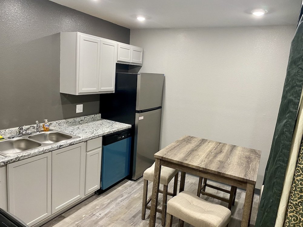 Ozark Inn & Suites,Arkansas>>Alma,2 star