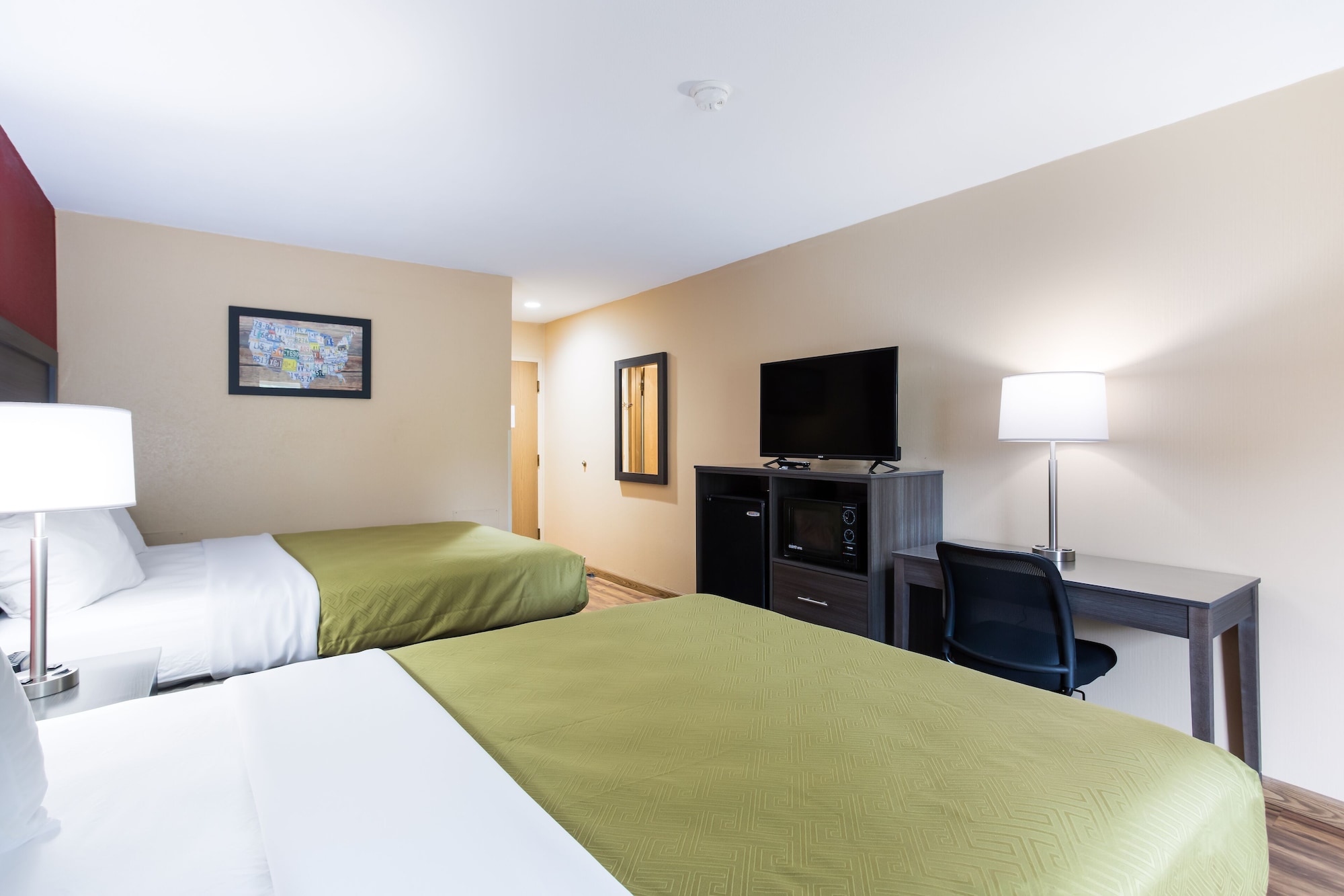 econo lodge painted post corning
