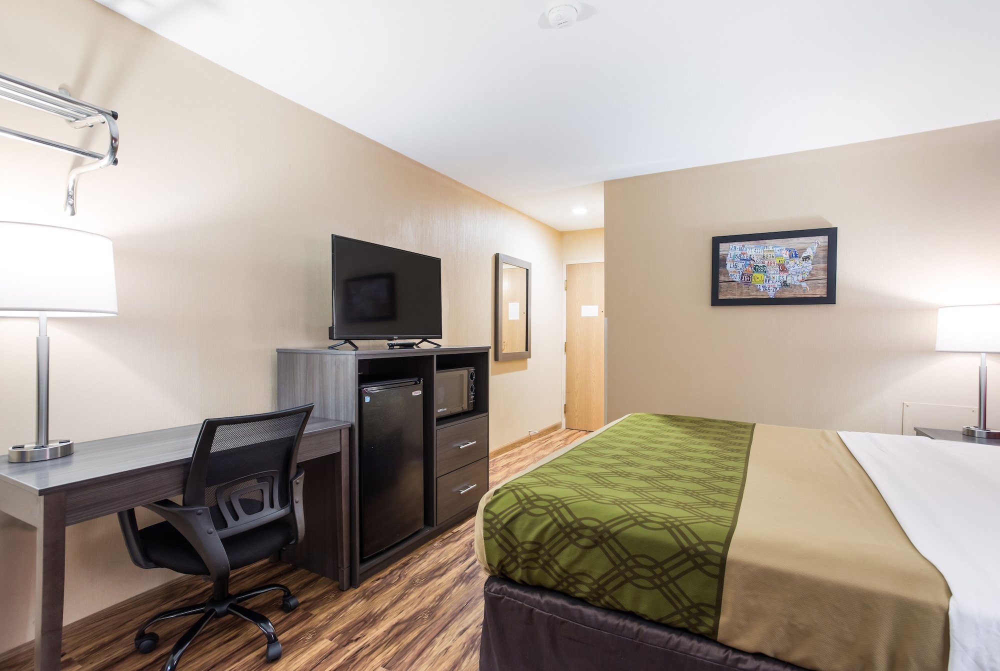 econo lodge painted post corning