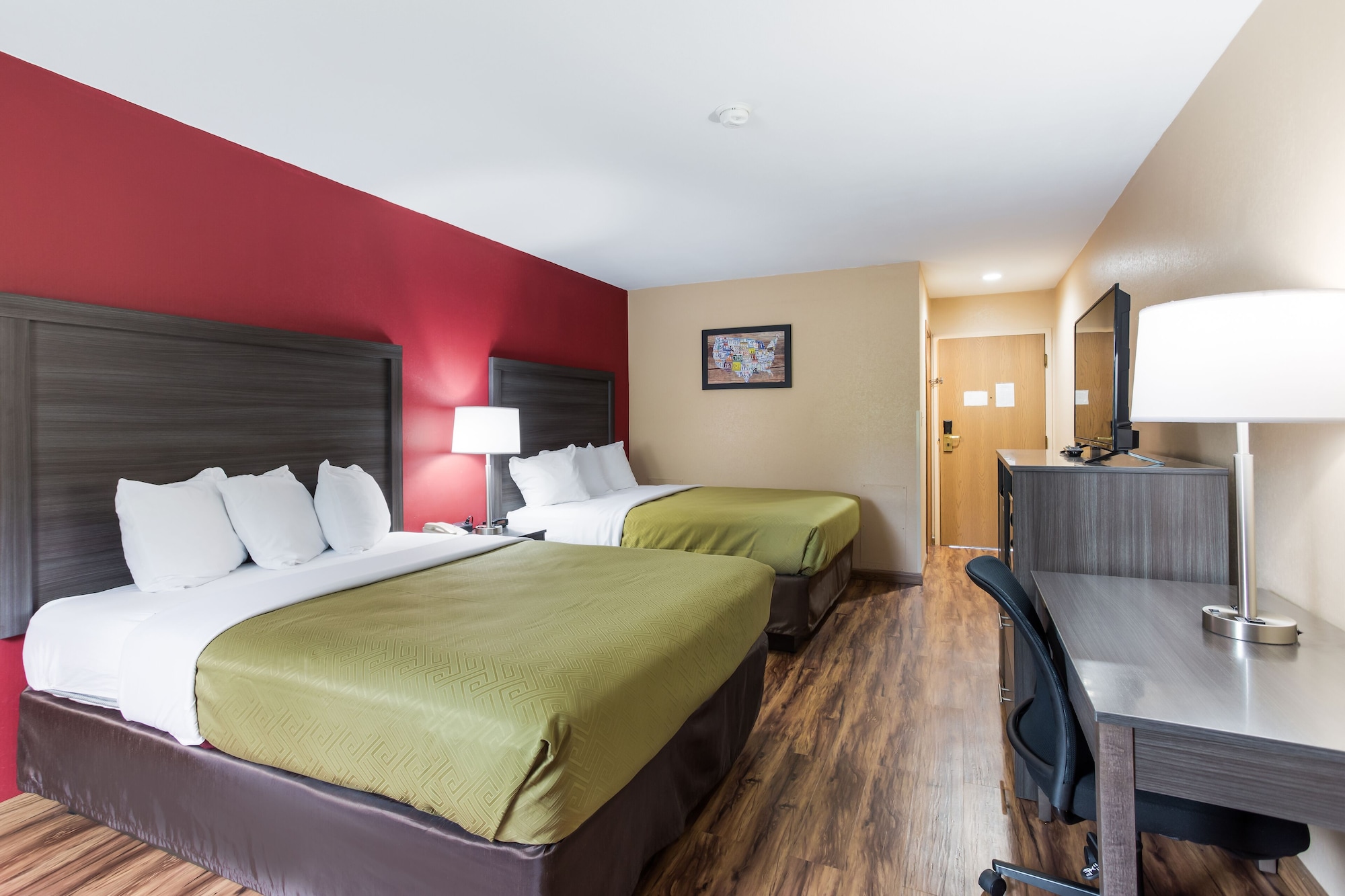 econo lodge painted post corning