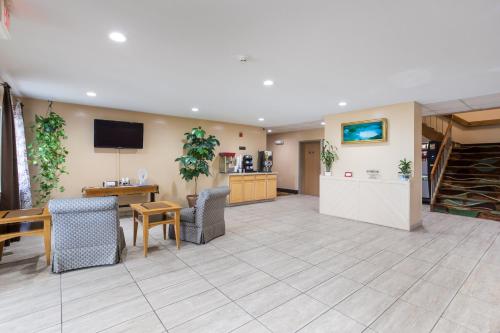 econo lodge painted post corning