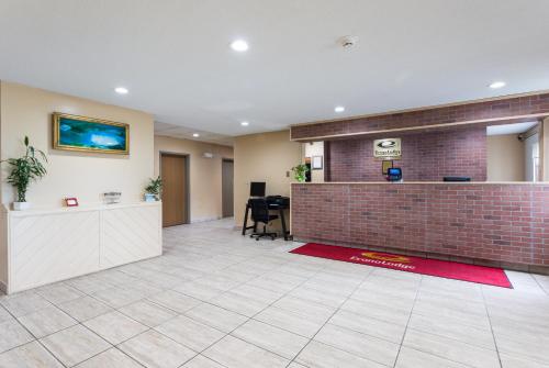 econo lodge painted post corning