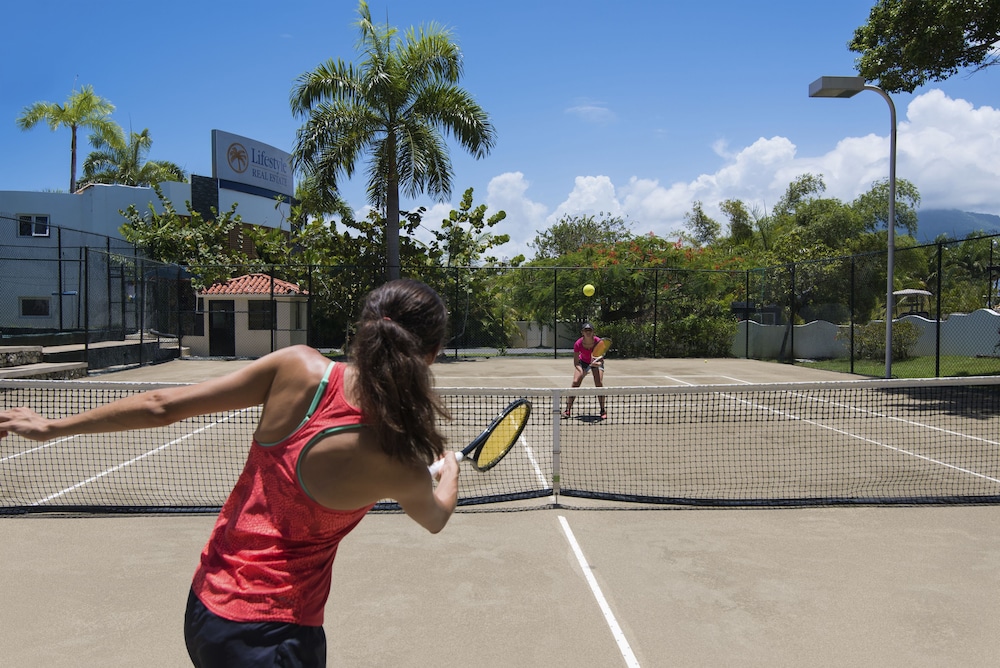 lifestyle crown residence suites all inclusive