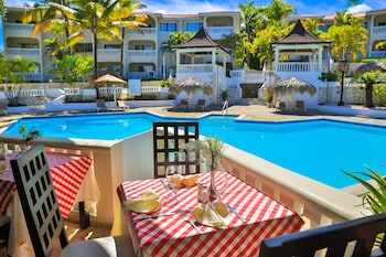 lifestyle crown residence suites all inclusive