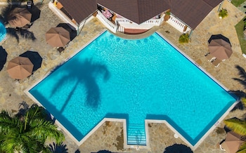 lifestyle crown residence suites all inclusive