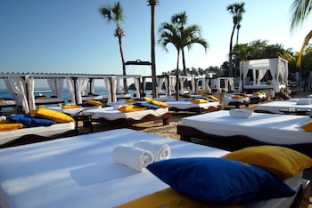 lifestyle crown residence suites all inclusive