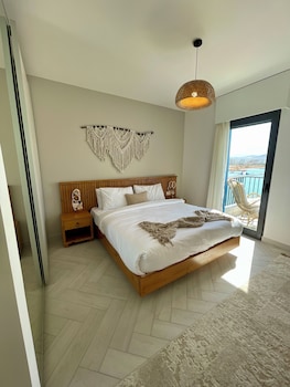 Aladdin Chalets - 2.5 Bedrooms,Ennab St,3 star
