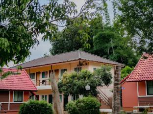 Rockwood House Resort And Thai Massage,,2 star