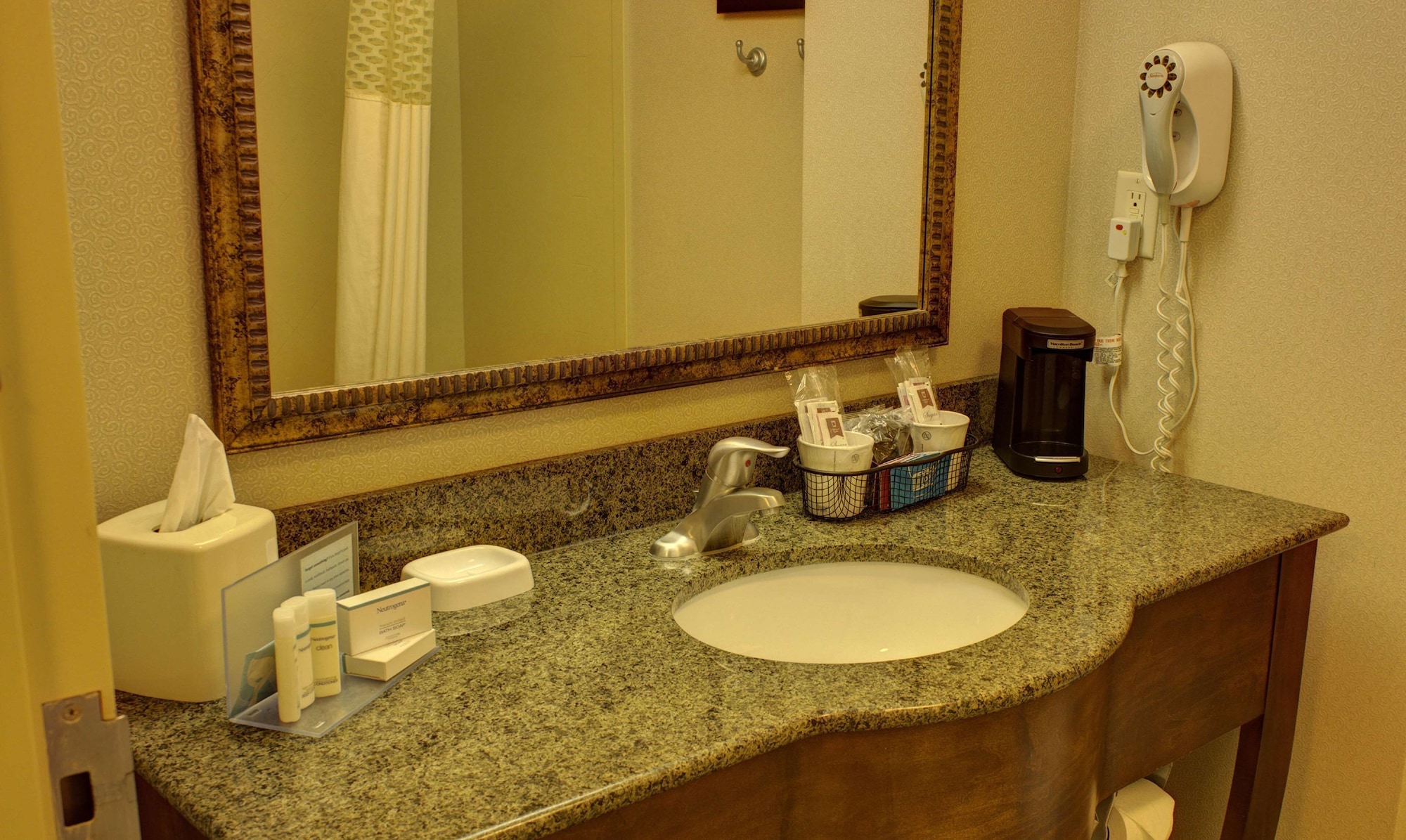 hampton inn and suites palm coast