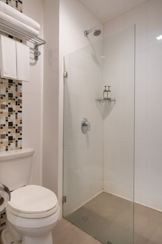 icheck inn gems center silom